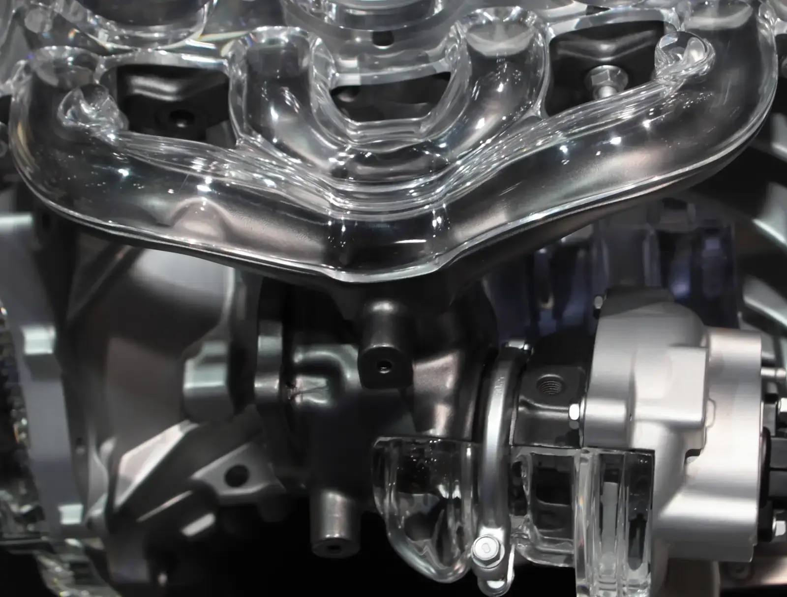 Turbina twin-scroll de motor BMW na bancada da Cidade Automotiva